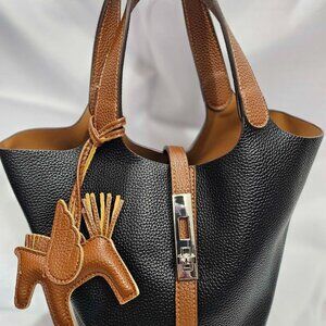 H Style Vegan Leather Bucket Tote w/insert Organizer